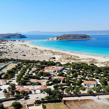 Simos Camping Elafonisos & Bungalows ภายนอก รูปภาพ