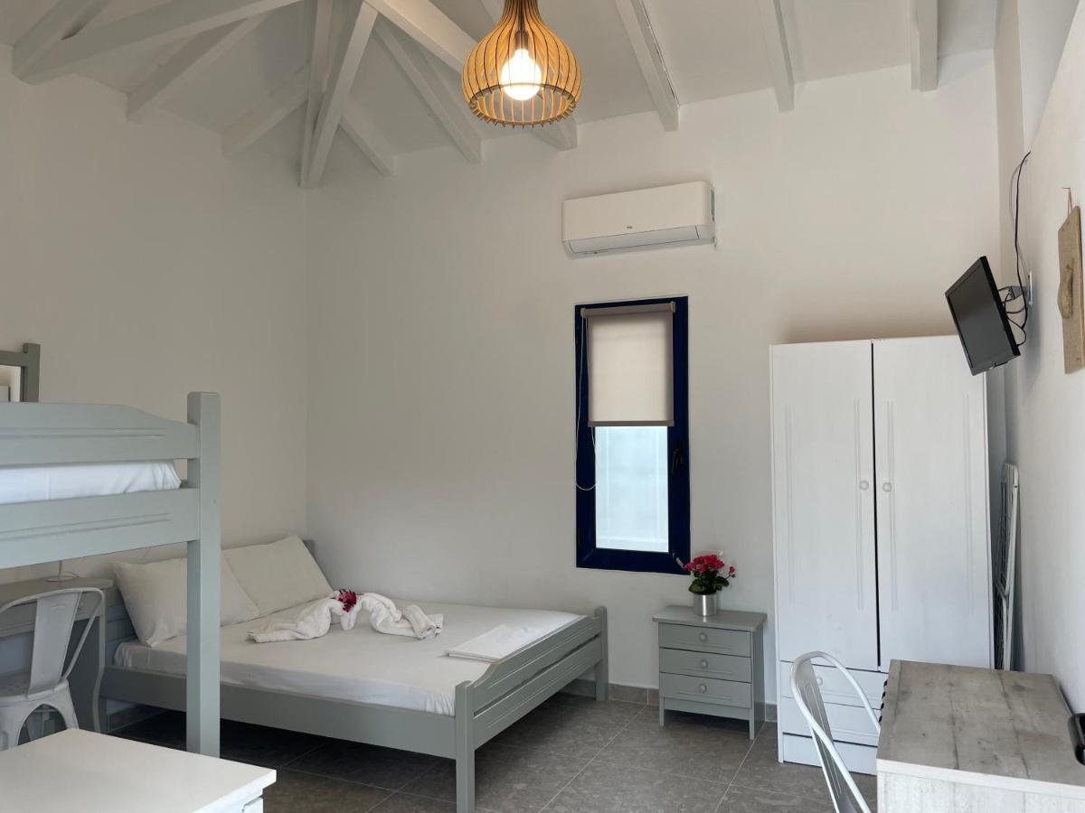 Simos Camping Elafonisos & Bungalows ภายนอก รูปภาพ