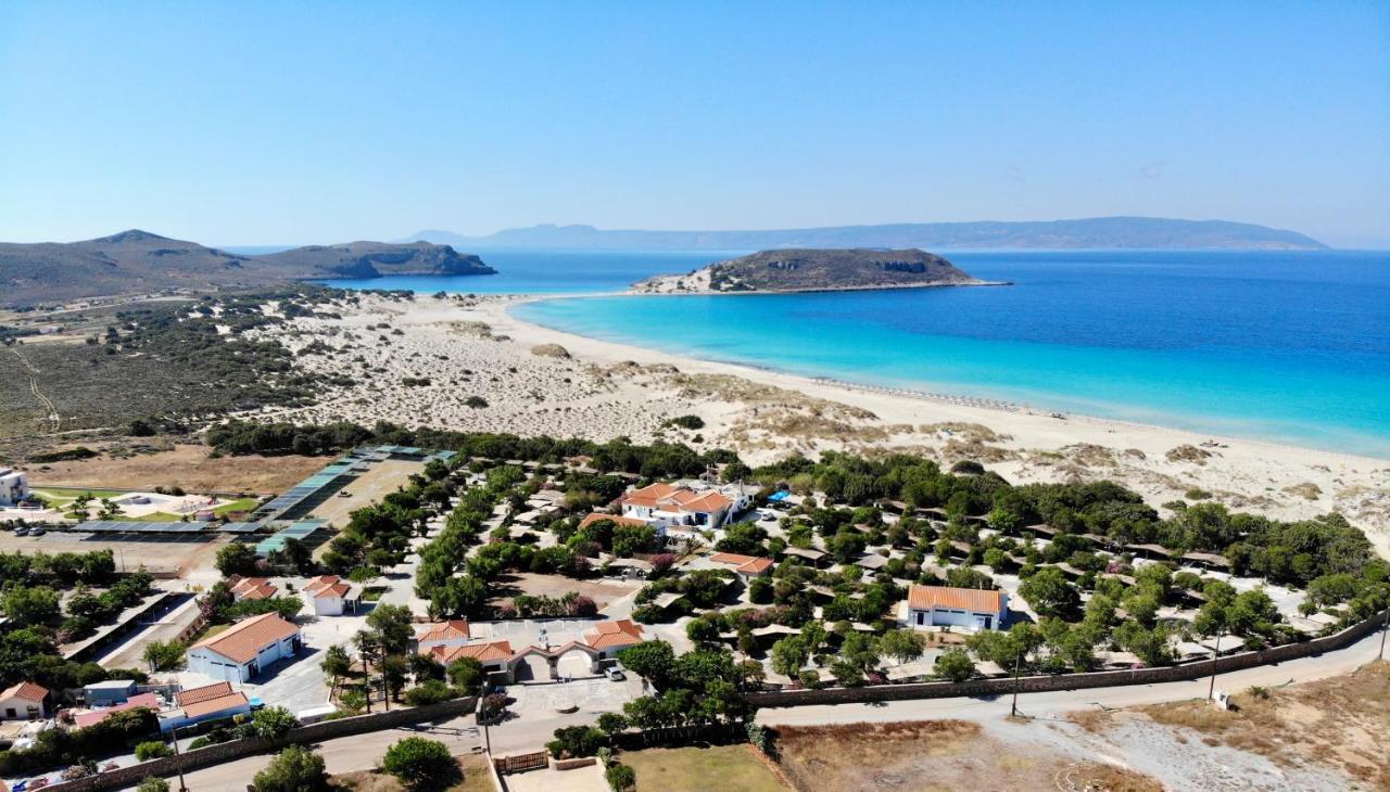 Simos Camping Elafonisos & Bungalows ภายนอก รูปภาพ