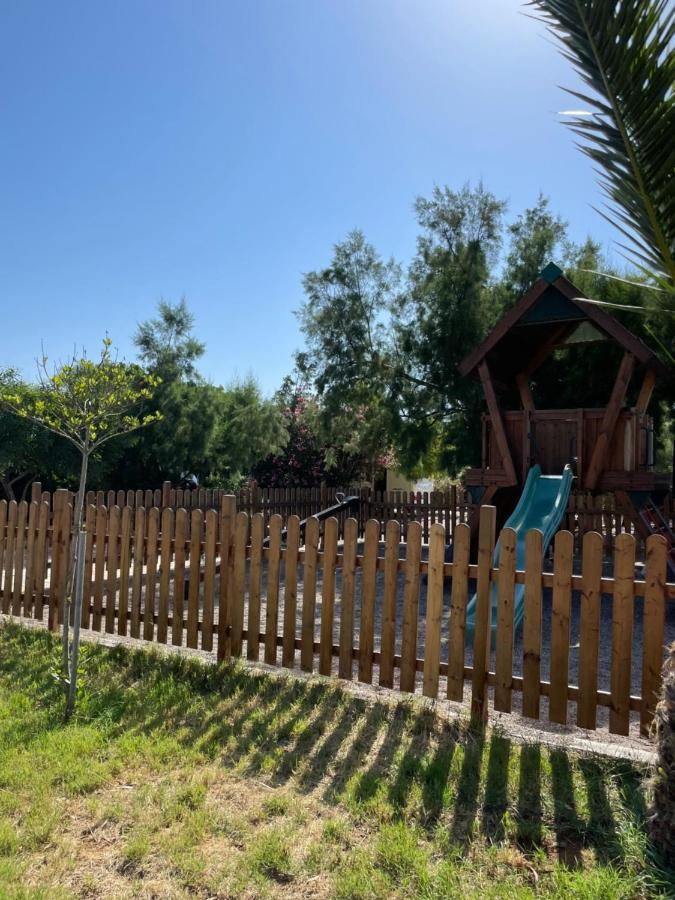 Simos Camping Elafonisos & Bungalows ภายนอก รูปภาพ